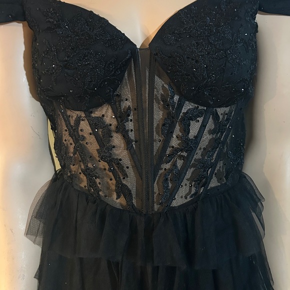 Blondie Nites Tiered Ruffle Off the Shoulder Corset Gown size 9 NWT - Picture 12 of 15